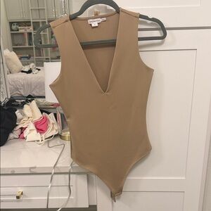 Good American tan Deep V-Neck Bodysuit